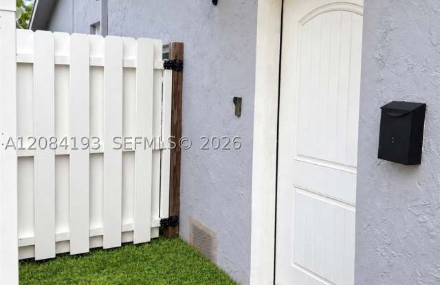 10261 NW 24th Ct Gallery 1