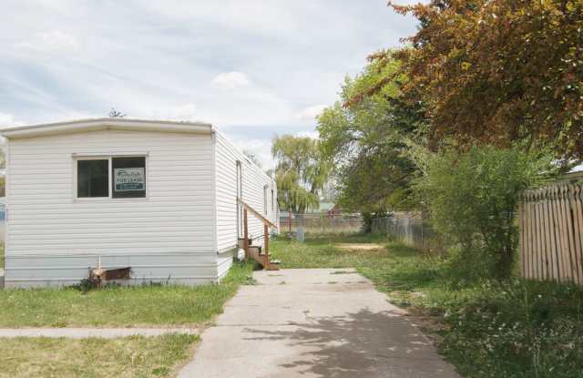Affordable 3 Bed, 2 Bath Mobile Home in Idaho Falls! photos photos