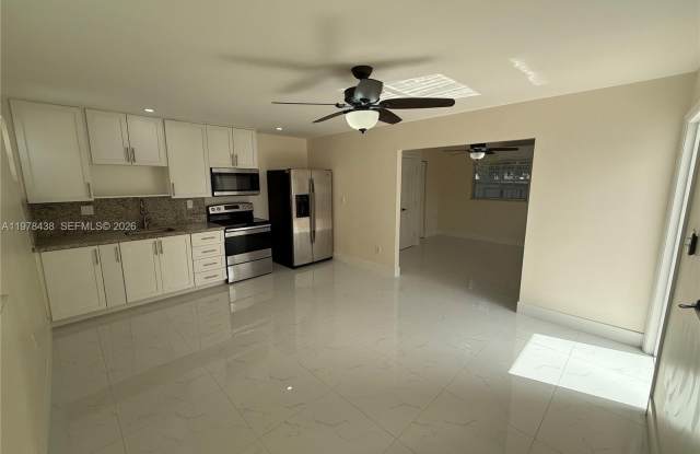 11690 SW 185th St photos photos