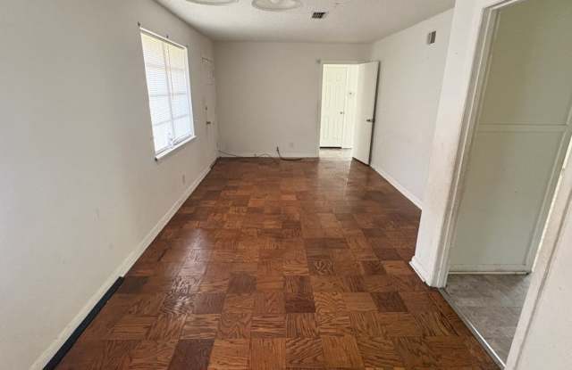 605 Seneca Trl Gallery 4