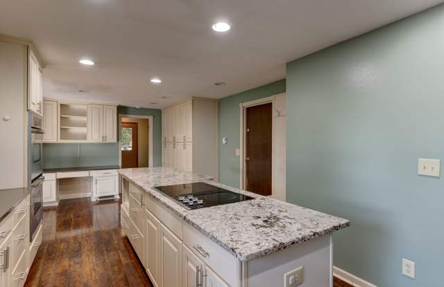 3 Bed 3 Bath Home Near West Beach Gallery 4