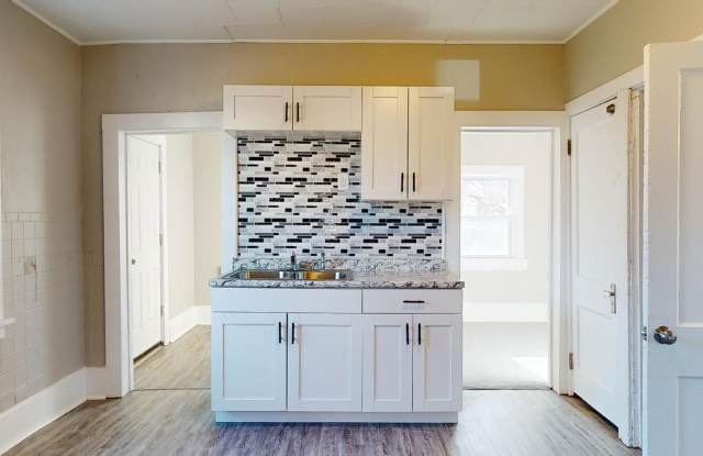 Clark / Fulton Area - Single Family Home - 2 Bedroom Apartment photos photos Clark / Fulton Area - Single Family Home - 2 Bedroom Apartment photos photos