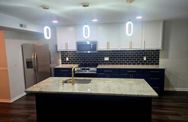 905 WOODBRIDGE CT #F Gallery 2
