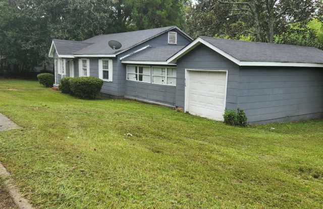 2106 Melton Avenue photos photos