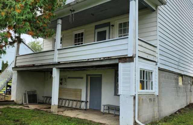 Charming 2-Bedroom 1-Bath Farmhouse in New Enterprise, PA. photos photos