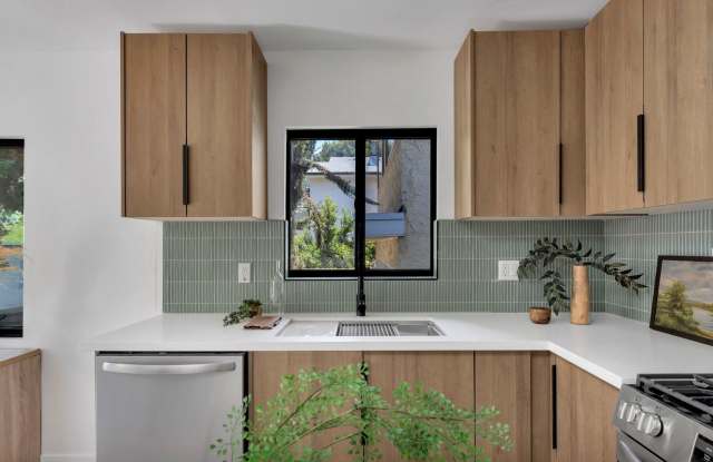 Gorgeous 3bed 2bath Home Gallery 4