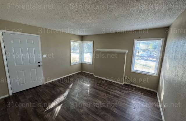 $1,195 - 4 bed 2 bath - Single Family Home **$500 MOVE IN SPECIAL**ACCEPTING HOUSING VOUCHERS photos photos