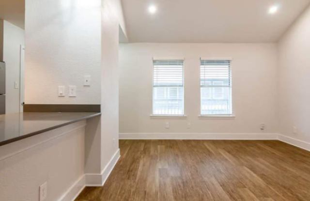 4132 Victory Dr Gallery 3