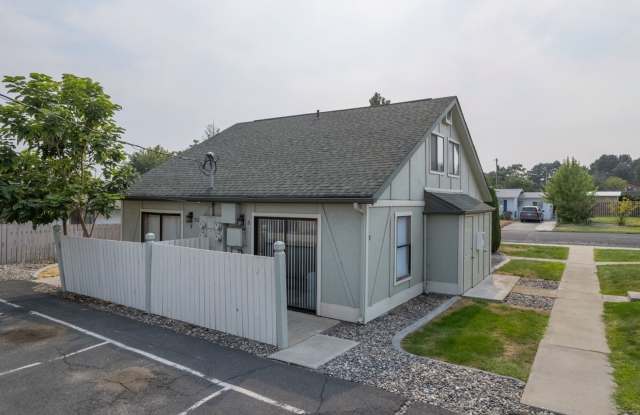 Loft-Style 1-Bedroom | Downtown Moses Lake | $850/Mo | Water/Sewer/Garbage Included Gallery 3