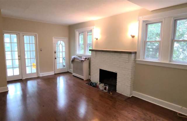 412 W MAPLE AVENUE Gallery 2
