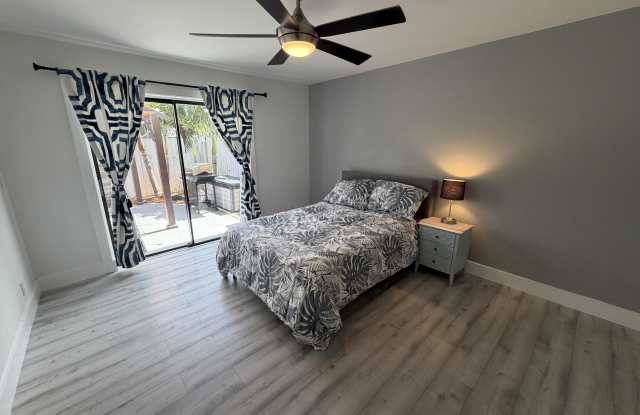 8847 THUMBWOOD Circle Gallery 4