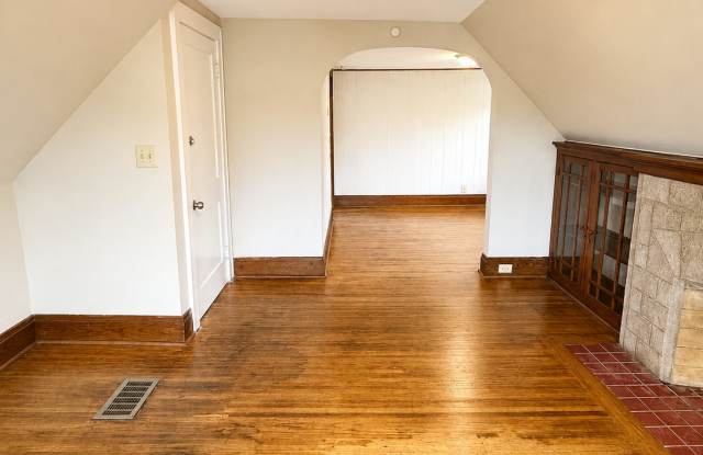 172 Roesch AvenueUnit 3 (Floor 3) Gallery 2