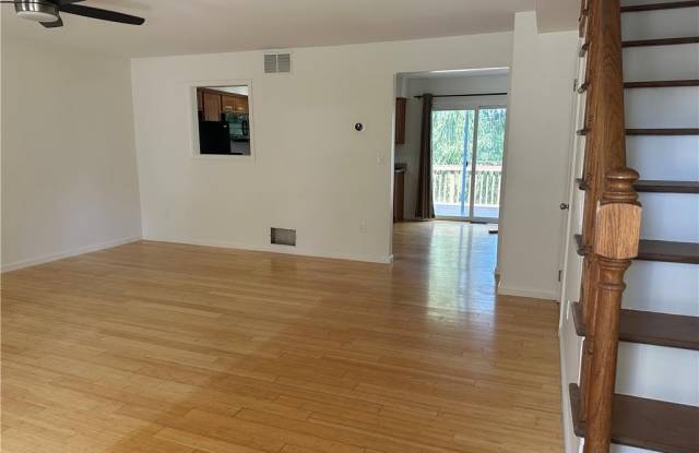 10 Fort Lee Court Gallery 3