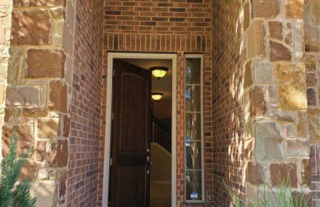 4009  Sapphire LOOP Gallery 4