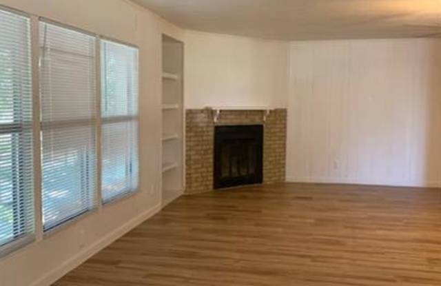 3041 Farm to Market Road 671 Gallery 2