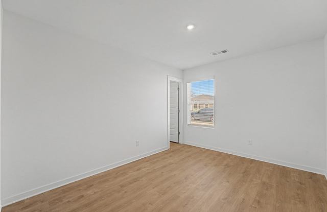 3021 Laredo Lane Gallery 3