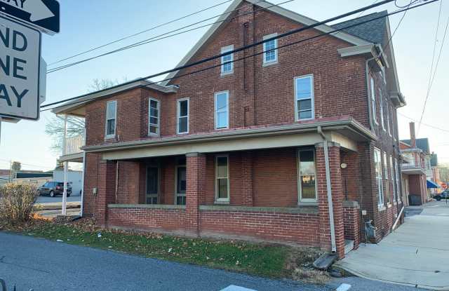 Half House 3Bedroom/1Bath- private parking photos photos