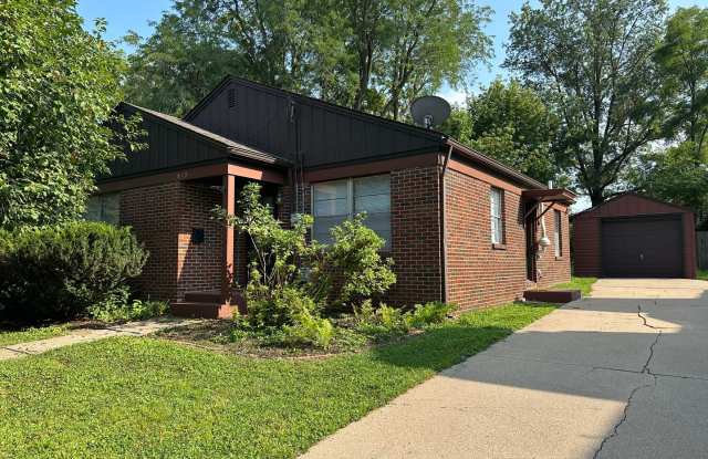NEW LISTING - AVAILABLE NOW!!!  Adorable 3 bedroom home just north of UIHC, VA, and Dental School photos photos