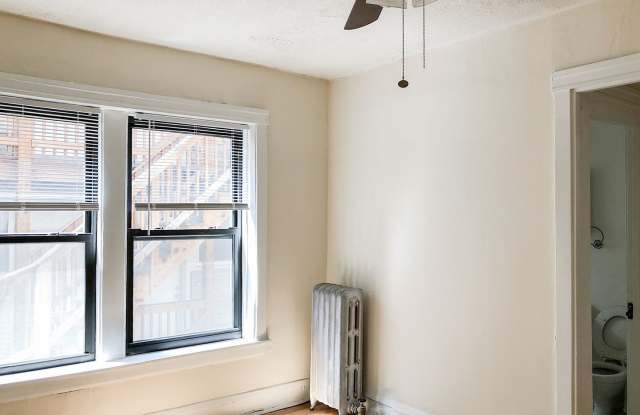512 W Cornelia Ave photos photos
