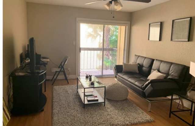 2835 Winkler Avenue Gallery 2