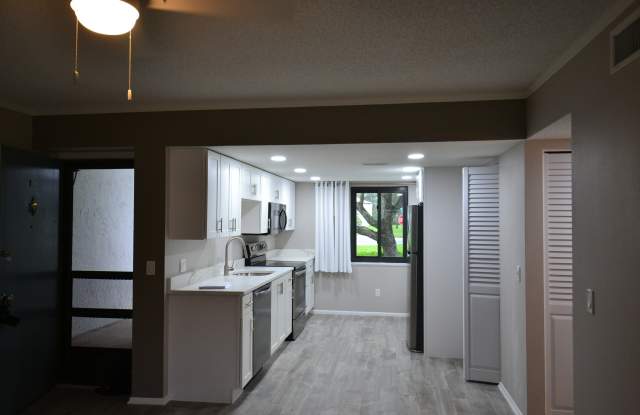 135 W Cypress Ct Gallery 4
