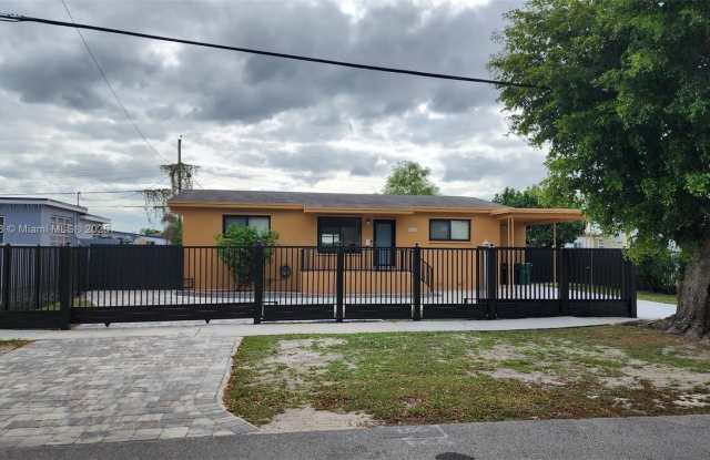 8010 SW 16th St - 8010 Southwest 16th Street, Westchester, FL 33155