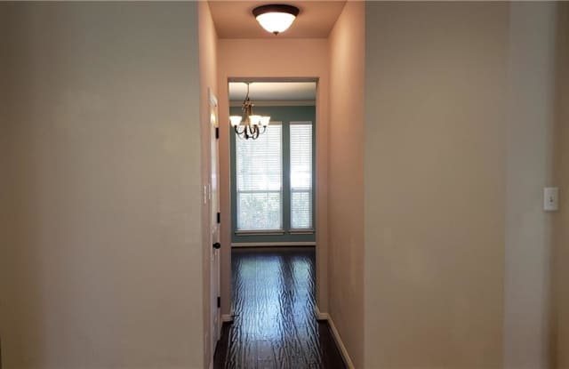 15605 INTERLACHEN DR Gallery 3