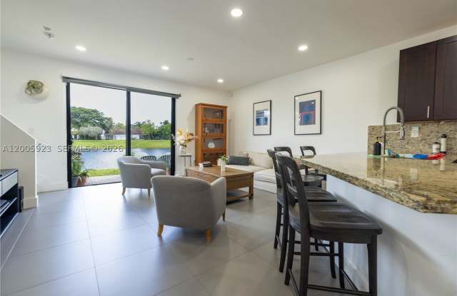 345 NE 194th Ln Gallery 2