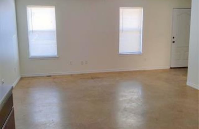 911 Highway 81 N Gallery 2