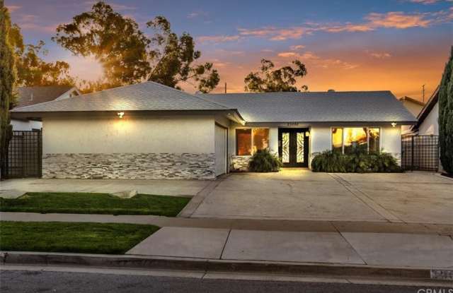 23092 La Vaca Street Gallery 2