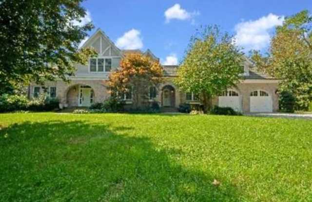 190 Jackson Landing - 190 Jackson Lndg, Mattituck, NY 11952