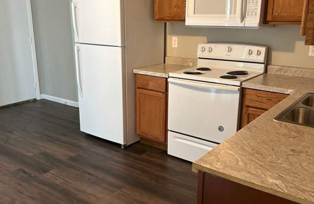 3 bed 1 bath home located on Indy Westside - 4405 Phoenix Drive, Indianapolis, IN 46241