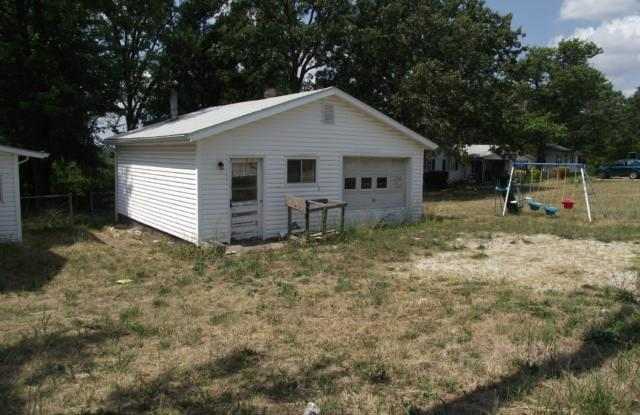 FESTUS - 1.36 Acres, Detached Garage, Partially Fenced Backyard - perfect spot for a trailer!) - $199 MONTH / 200 DOWN photos photos FESTUS - 1.36 Acres, Detached Garage, Partially Fenced Backyard - perfect spot for a trailer!) - $199 MONTH / 200 DOWN photos photos