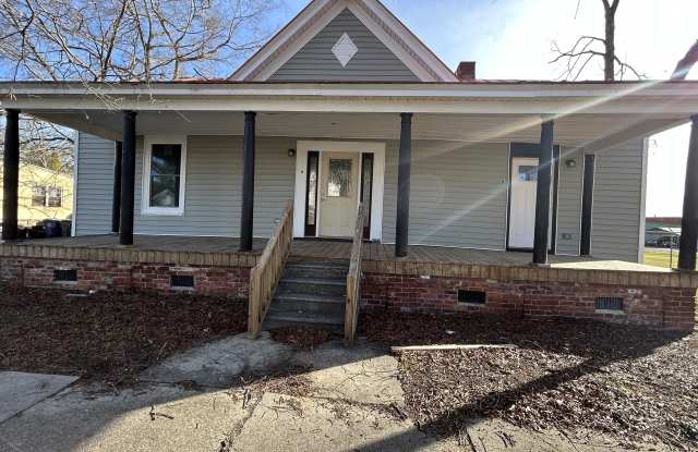215 East Peyton Avenue - B - 215 East Peyton Avenue, Kinston, NC 28501
