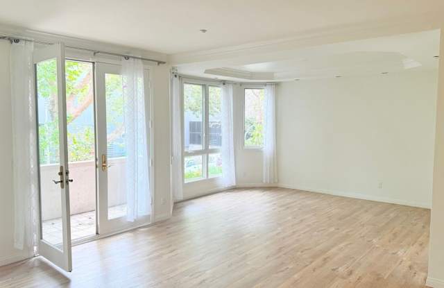 121 N Almont Dr Gallery 4
