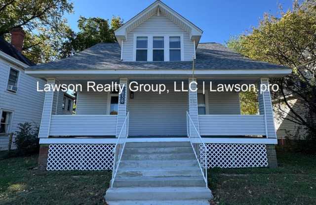 Three Bedroom Home - Walking Distance to Grandin Village! - 1838 Oxford Avenue Southwest, Roanoke, VA 24015