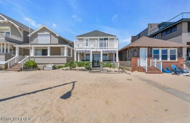 157 Beach Front Gallery 2