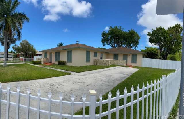 18805 SW 100th Ave Gallery 2