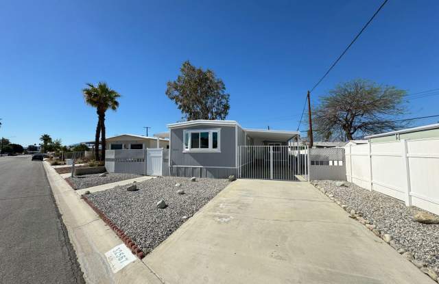 AVAILBLE NOW!!! 3 Bedroom 1 Bathroom Recently Updated Home in Thousand Palms! photos photos