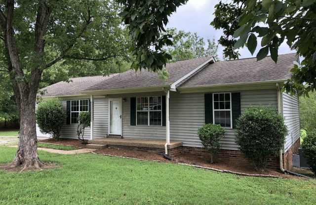 Charming 3BR Home with Spacious Yard in the Heart of Mount Juliet photos photos
