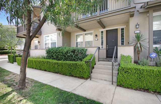 Tri-Level Azusa Townhome photos photos