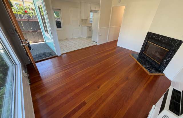 2BR/1BA Home in South Ocean Beach - New Kitchen Remodel, Laundry In-Unit Gallery 4