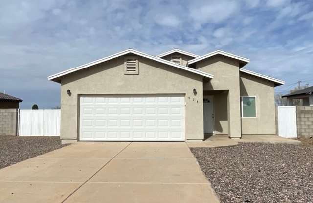 Gorgeos 3 Bedroom photos photos