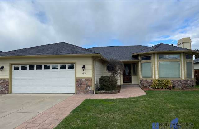 Beautiful 3 Bedroom 2 Bath Home Over 1700 Sq Feet to Live In****$500.00 Off First Months Rent*** photos photos