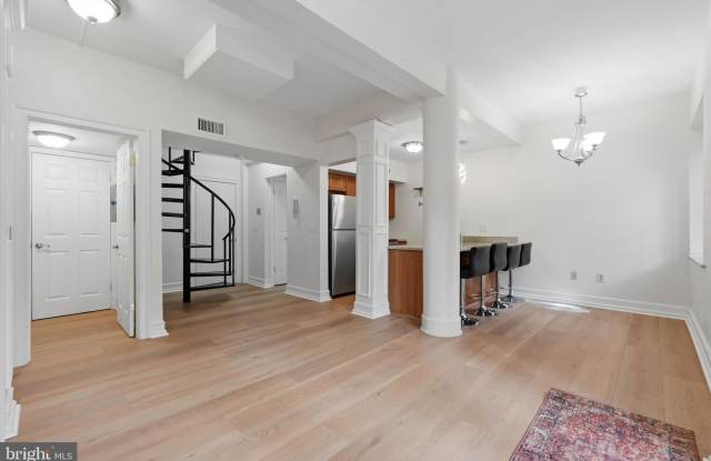 2501-00 CHRISTIAN Street photos photos