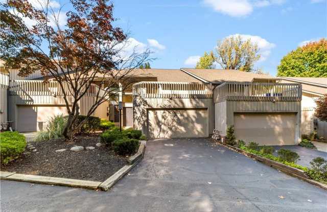 5761 Som Center Rd photos photos