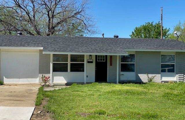 3221 Ridgeview Circle - 3221 Ridgeview Circle, Irving, TX 75062