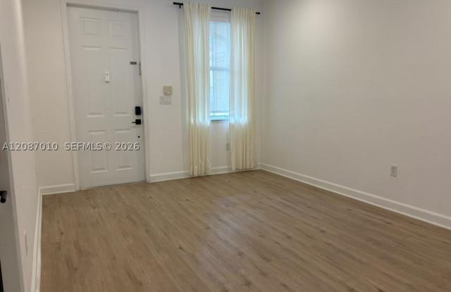 8671 NW 112th Ct Gallery 2