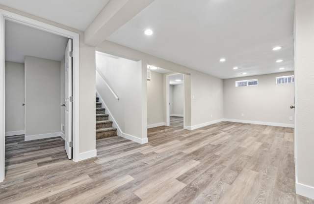 4204 51st Street - B Gallery 3