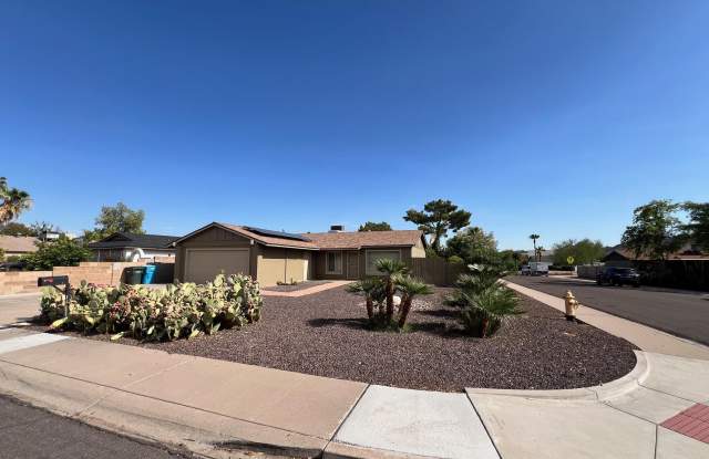 2501 E DAHLIA Drive Gallery 2